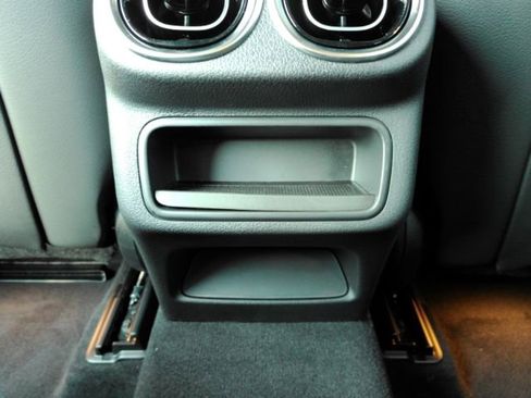 Used 2025 Mercedes-Benz GLC 300 image 30