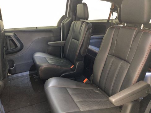 Used 2018 Dodge Grand Caravan GT FWD image 18