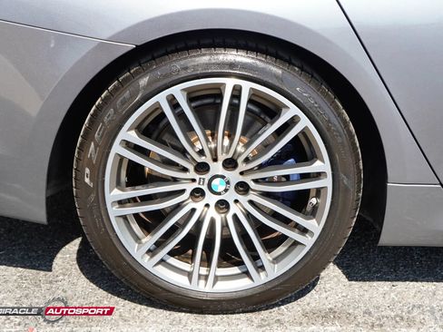Used 2018 BMW M550i xDrive w/ Driving Assistance Package AWD/4WD image 12