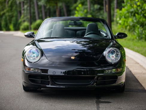 Used 2005 Porsche 911 Carrera S image 20