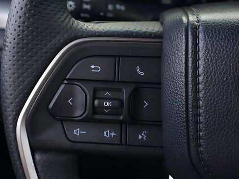Certified 2025 Toyota Tacoma TRD Off-Road AWD/4WD image 20