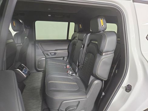 Used 2024 Rivian R1S Adventure AWD/4WD image 21