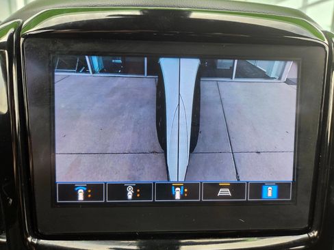 Used 2022 Chevrolet Traverse LT w/ Midnight/Sport Edition image 42