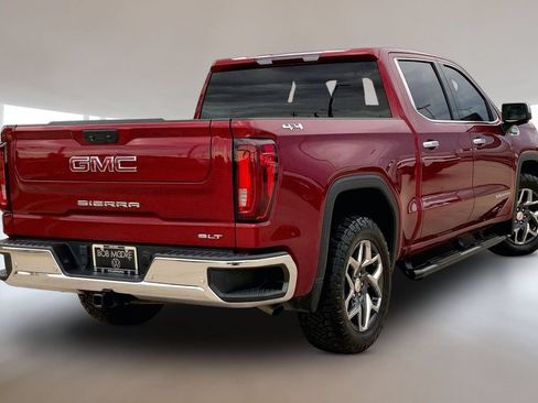 Used 2022 GMC Sierra 1500 SLT AWD/4WD image 2