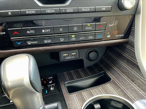 Used 2020 Lexus RX 450h AWD w/ Luxury Package image 16