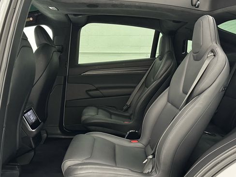 Used 2022 Tesla Model X Plaid image 15