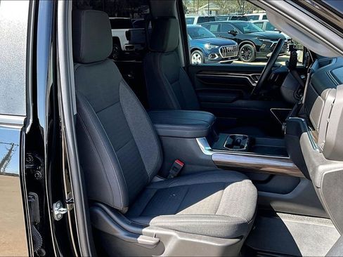 Used 2024 Chevrolet Silverado 2500 LT w/ Midnight Edition image 10