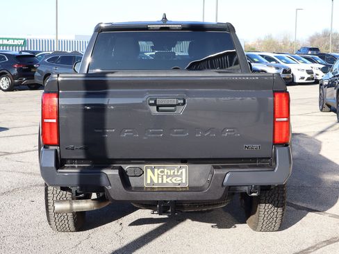 Used 2025 Toyota Tacoma TRD Off-Road image 5