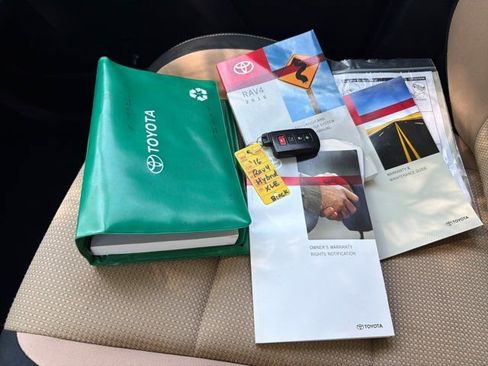 Used 2016 Toyota RAV4 XLE image 28