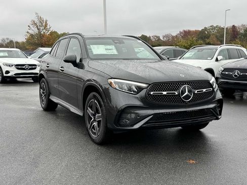 Used 2025 Mercedes-Benz GLC 300 4MATIC image 30