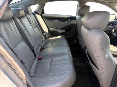 Used 2019 Honda Accord EX image 18