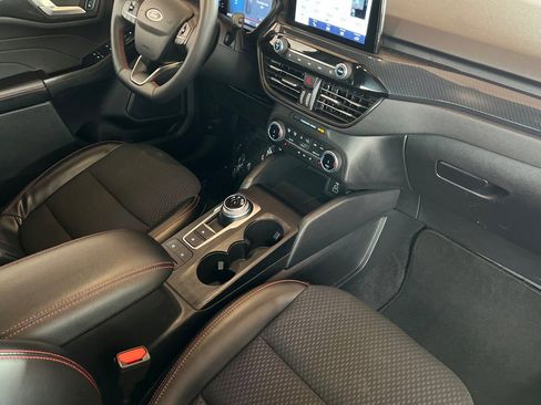 Used 2024 Ford Escape ST-Line image 16