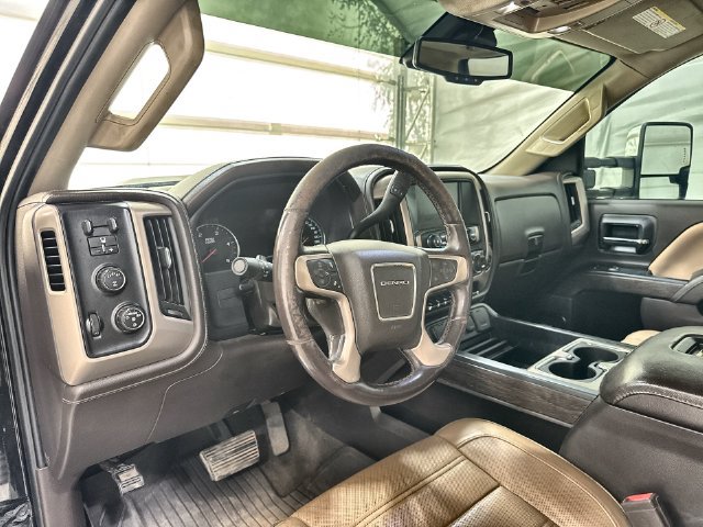 Used 2017 GMC Sierra 2500 Denali w/ Duramax Plus Package AWD/4WD image 10