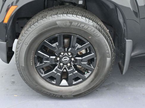 Used 2023 Nissan Frontier SV w/ Midnight Edition Package image 33