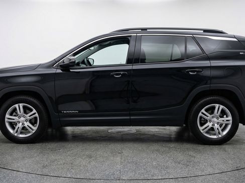 Used 2024 GMC Terrain SLE FWD image 5