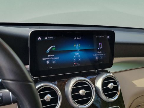 Certified 2022 Mercedes-Benz GLC 300 image 32