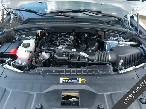 Used 2023 Jeep Grand Cherokee Altitude AWD/4WD image 10