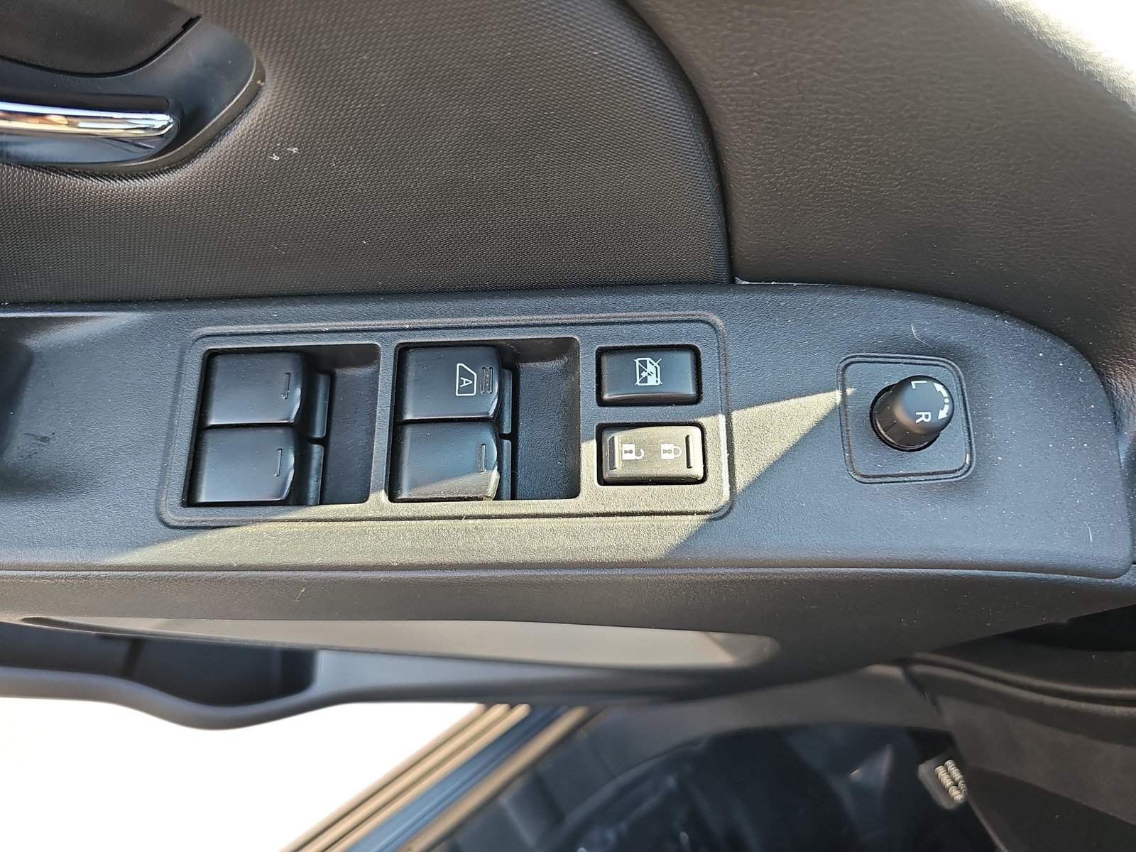 Used 2023 Nissan Frontier SV w/ SV Convenience Package AWD/4WD image 24