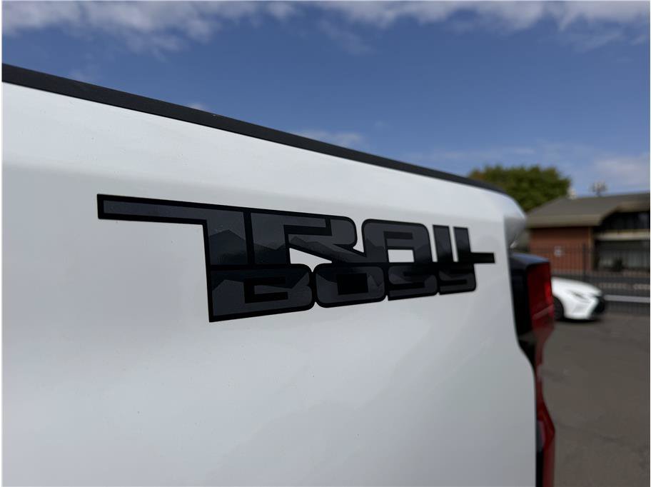 Used 2025 Chevrolet Silverado 2500 LT w/ Trail Boss Package AWD/4WD image 8