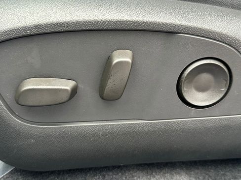 Used 2026 Chevrolet Equinox EV LT w/ Convenience Package II image 22