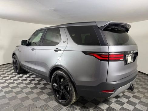 Certified 2025 Land Rover Discovery S image 5