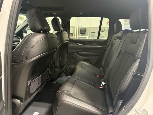 New 2026 Jeep Grand Cherokee Laredo AWD/4WD image 18