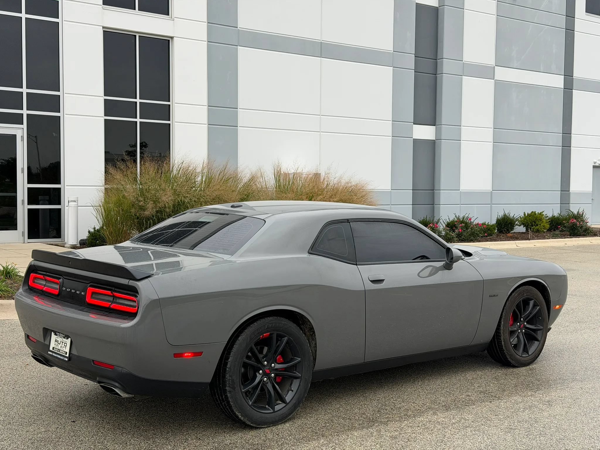Used 2018 Dodge Challenger R/T w/ Blacktop Package RWD image 5