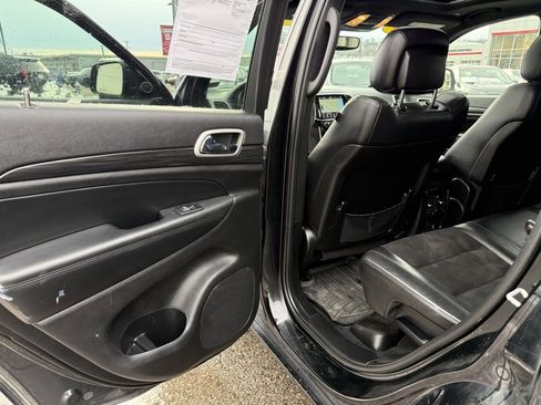 Used 2022 Jeep Grand Cherokee Laredo X image 30