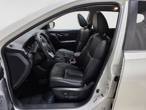 Used 2018 Nissan Rogue SL w/ Premium Package AWD/4WD image 13