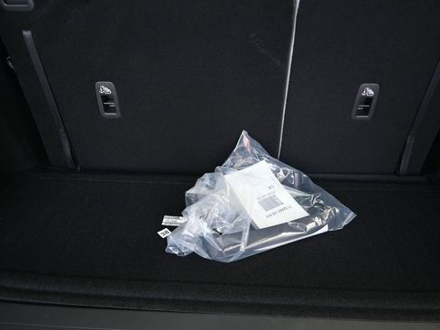 New 2027 INFINITI QX60 Luxe w/ Cargo Package FWD image 21