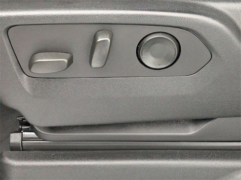 Certified 2023 GMC Yukon SLT image 13