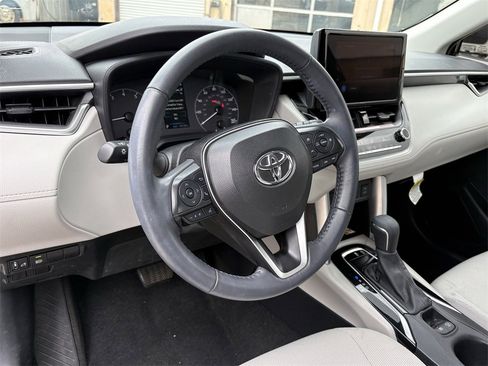 Used 2023 Toyota Corolla Cross LE image 14