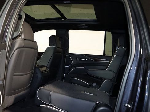 Used 2023 Cadillac Escalade ESV Premium Luxury image 15