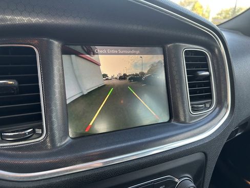 Used 2015 Dodge Charger SXT image 24