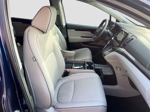 Used 2023 Honda Odyssey Elite image 32