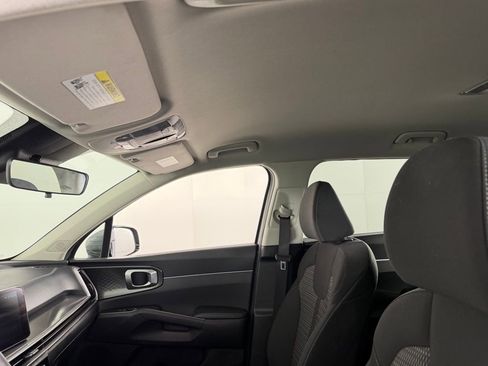 Used 2025 Kia Sorento LX image 22