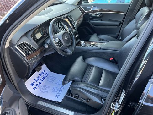 Used 2016 Volvo XC90 T8 Momentum image 11