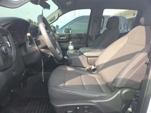 Used 2025 Chevrolet Silverado 1500 Custom image 8