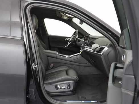 New 2026 BMW X6 xDrive40i w/ Climate Comfort Package image 19