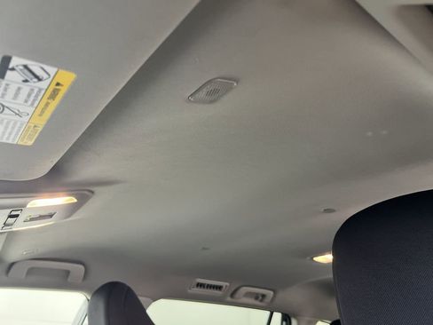 Used 2025 Toyota Highlander LE image 24