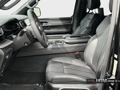 Used 2024 Jeep Wagoneer Series III w/ Premium Group I image 10