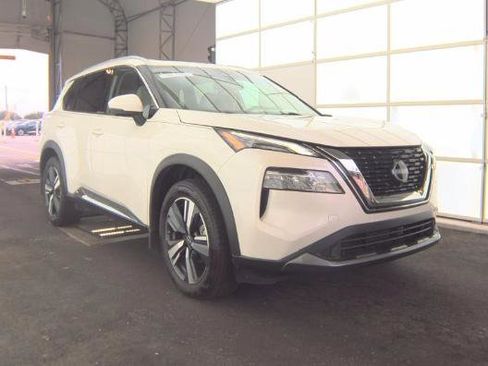 Used 2023 Nissan Rogue SL FWD image 4