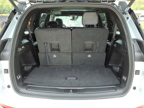 New 2025 Jeep Grand Cherokee L Limited w/ Black Appearance Package image 5