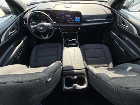 Certified 2024 Chevrolet Traverse LT w/ Enhanced Driving Package image 3