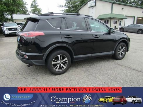 Used 2018 Toyota RAV4 XLE FWD image 4