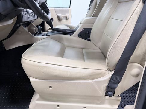 Used 2004 Land Rover Discovery S AWD/4WD image 30