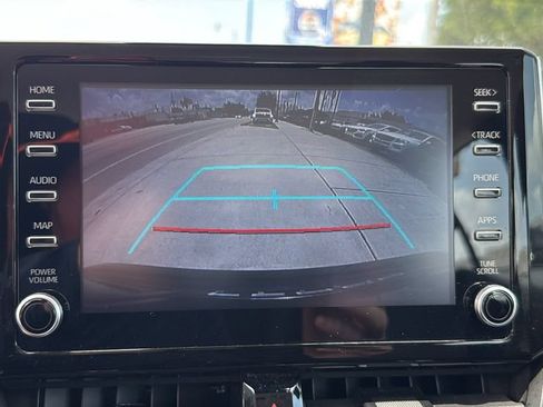 Used 2020 Toyota Corolla LE FWD image 36