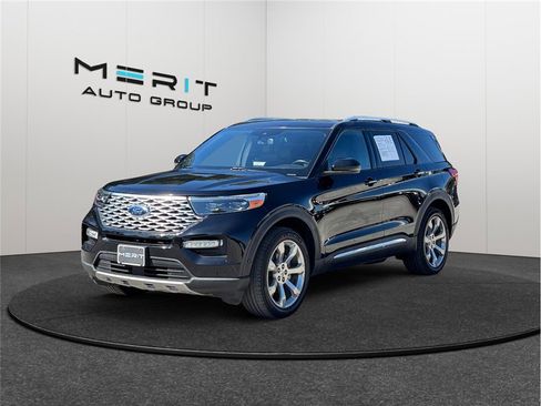 Used 2020 Ford Explorer Platinum w/ Premium Technology Package image 4