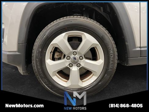 Used 2020 Jeep Compass Latitude w/ Cold Weather Group AWD/4WD image 14