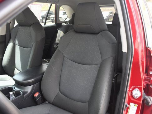 Certified 2025 Toyota RAV4 XLE AWD/4WD image 17
